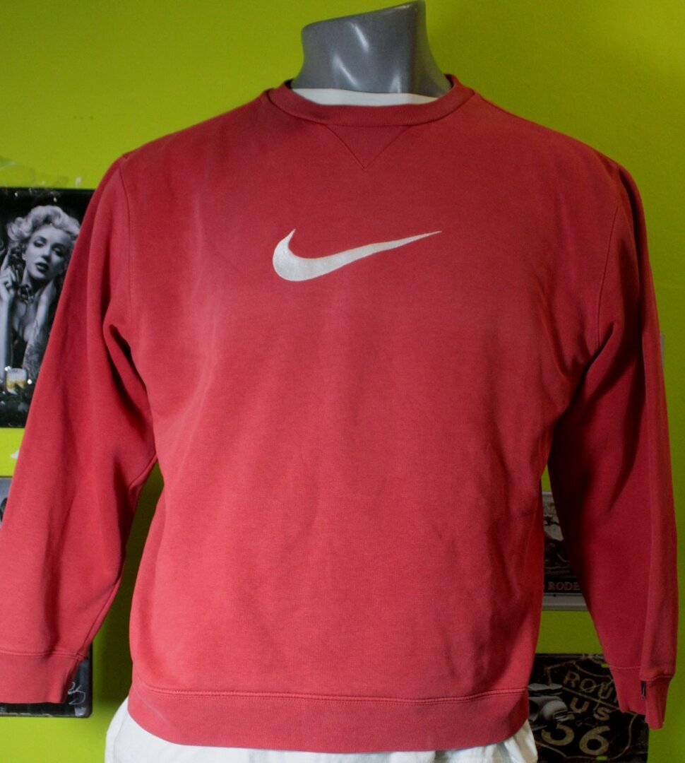 Sudadera Nike color rojo talla L sin capucha en buen estado 